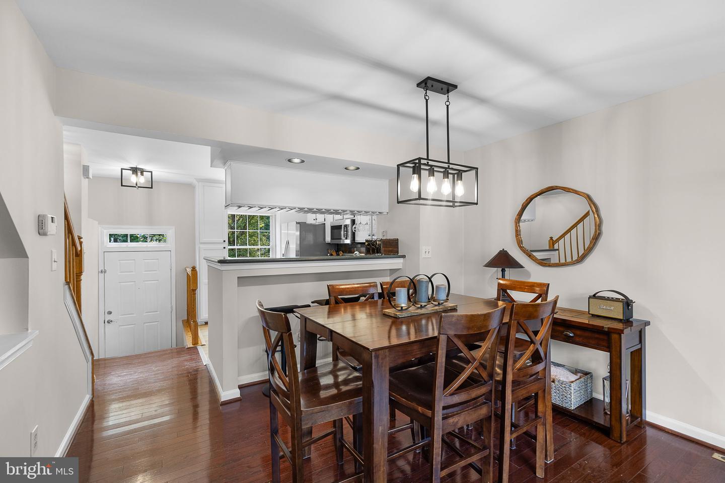 6582 SKYLEMAR TRL, CENTREVILLE, Virginia 20121, 2 Bedrooms Bedrooms, ,2 BathroomsBathrooms,Residential,For sale,6582 SKYLEMAR TRL,VAFX2242126 MLS # VAFX2242126