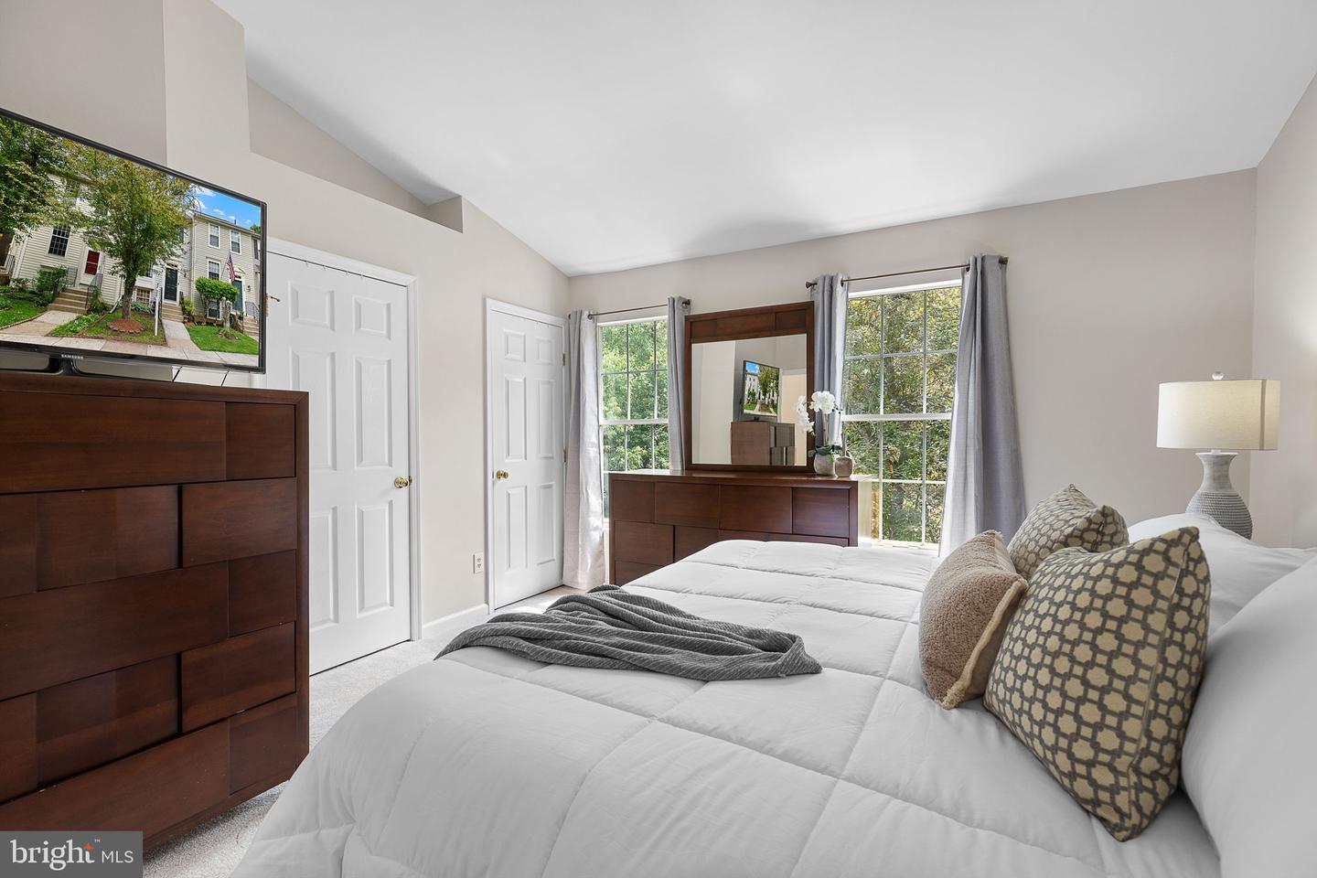 6582 SKYLEMAR TRL, CENTREVILLE, Virginia 20121, 2 Bedrooms Bedrooms, ,2 BathroomsBathrooms,Residential,For sale,6582 SKYLEMAR TRL,VAFX2242126 MLS # VAFX2242126