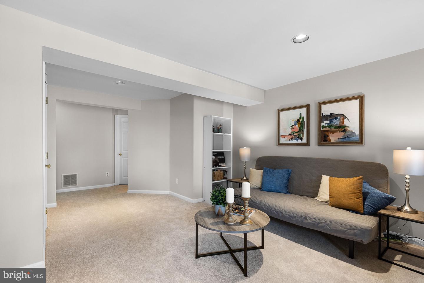 6582 SKYLEMAR TRL, CENTREVILLE, Virginia 20121, 2 Bedrooms Bedrooms, ,2 BathroomsBathrooms,Residential,For sale,6582 SKYLEMAR TRL,VAFX2242126 MLS # VAFX2242126