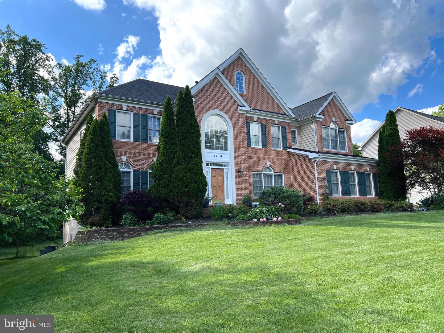 4718 VILLAGE DR, FAIRFAX, Virginia 22030, 5 Bedrooms Bedrooms, ,4 BathroomsBathrooms,Residential,For sale,4718 VILLAGE DR,VAFX2242300 MLS # VAFX2242300