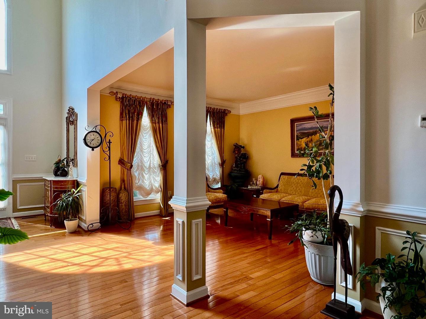 4718 VILLAGE DR, FAIRFAX, Virginia 22030, 5 Bedrooms Bedrooms, ,4 BathroomsBathrooms,Residential,For sale,4718 VILLAGE DR,VAFX2242300 MLS # VAFX2242300