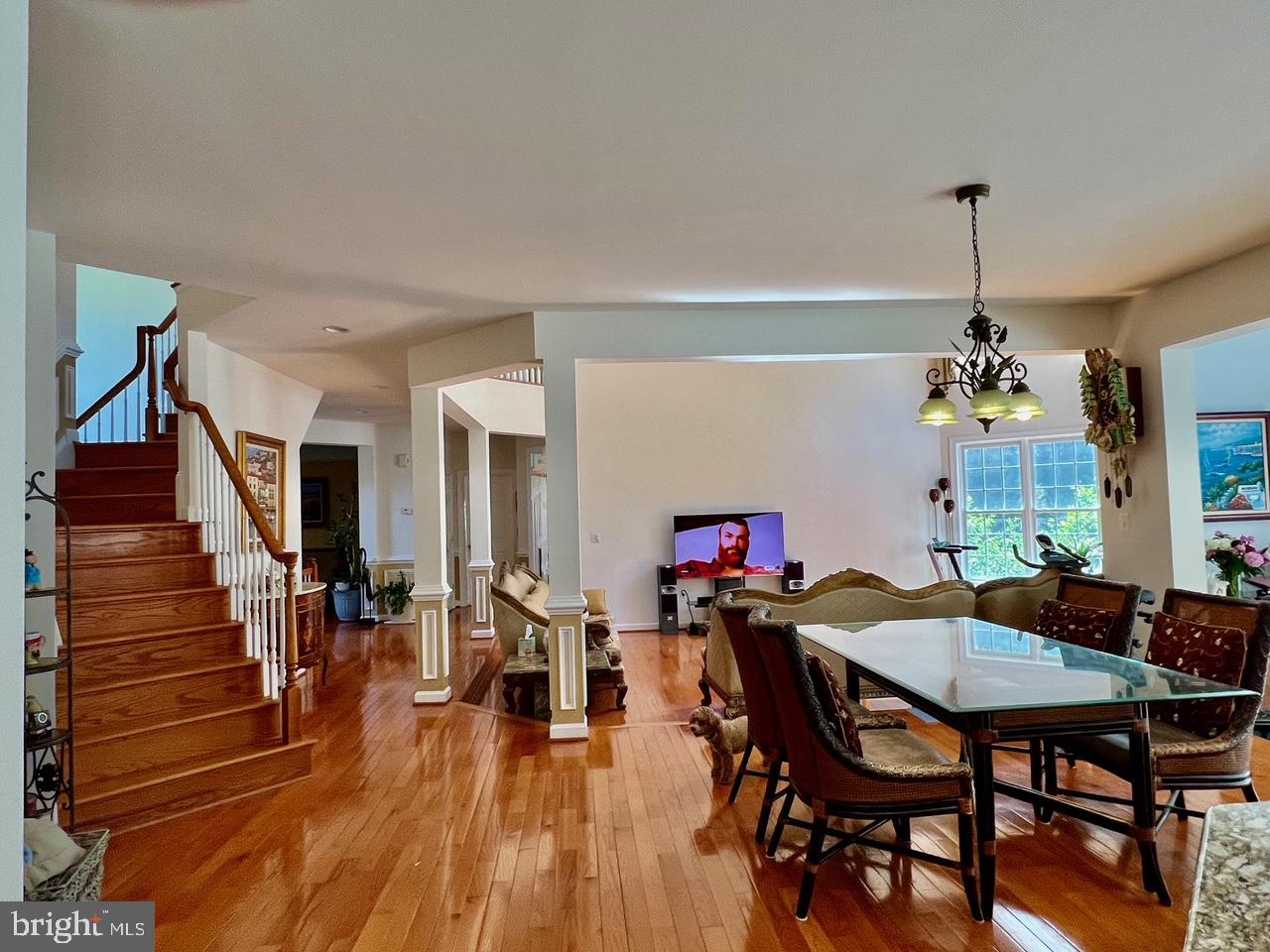 4718 VILLAGE DR, FAIRFAX, Virginia 22030, 5 Bedrooms Bedrooms, ,4 BathroomsBathrooms,Residential,For sale,4718 VILLAGE DR,VAFX2242300 MLS # VAFX2242300
