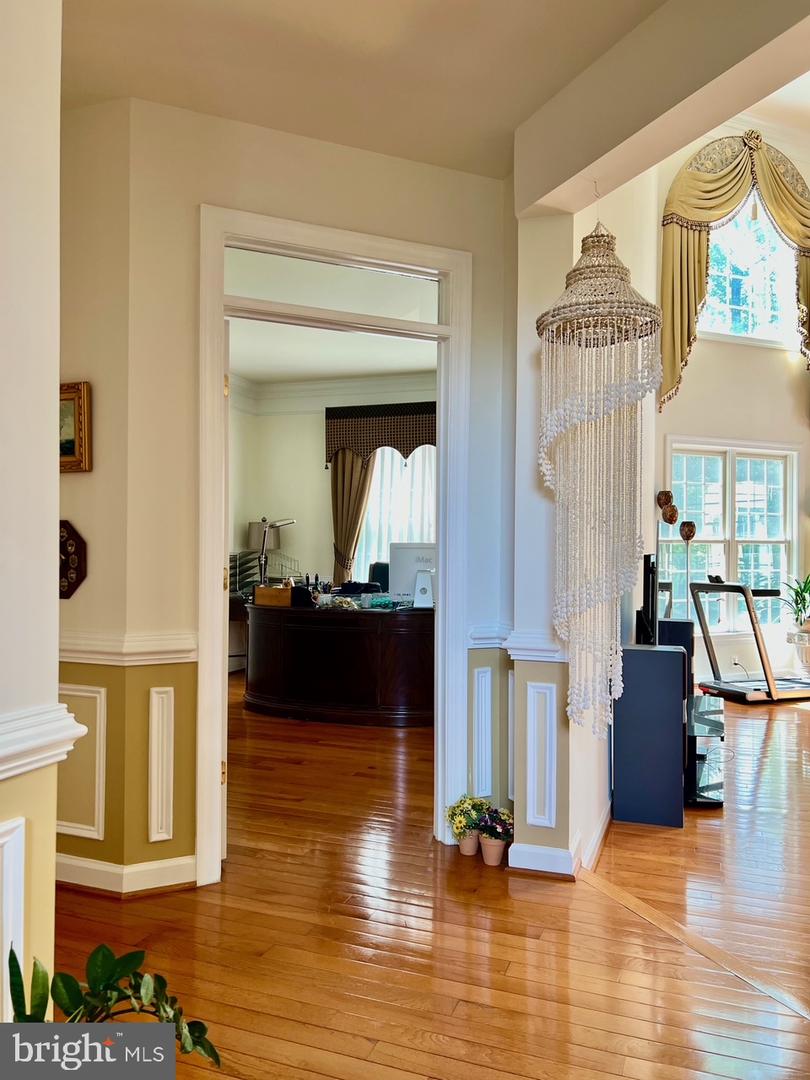 4718 VILLAGE DR, FAIRFAX, Virginia 22030, 5 Bedrooms Bedrooms, ,4 BathroomsBathrooms,Residential,For sale,4718 VILLAGE DR,VAFX2242300 MLS # VAFX2242300
