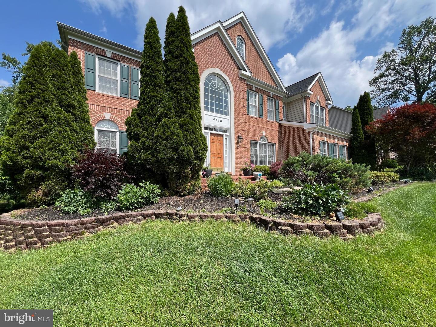 4718 VILLAGE DR, FAIRFAX, Virginia 22030, 5 Bedrooms Bedrooms, ,4 BathroomsBathrooms,Residential,For sale,4718 VILLAGE DR,VAFX2242300 MLS # VAFX2242300