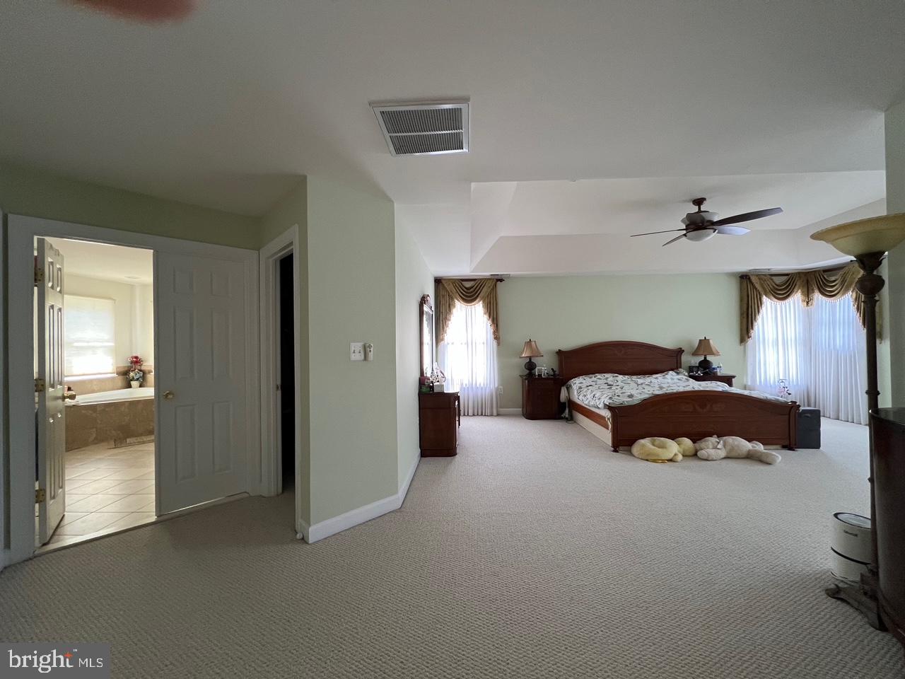 4718 VILLAGE DR, FAIRFAX, Virginia 22030, 5 Bedrooms Bedrooms, ,4 BathroomsBathrooms,Residential,For sale,4718 VILLAGE DR,VAFX2242300 MLS # VAFX2242300