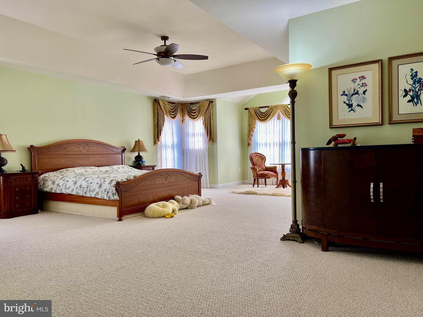 4718 VILLAGE DR, FAIRFAX, Virginia 22030, 5 Bedrooms Bedrooms, ,4 BathroomsBathrooms,Residential,For sale,4718 VILLAGE DR,VAFX2242300 MLS # VAFX2242300
