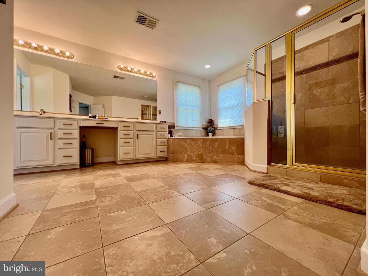 4718 VILLAGE DR, FAIRFAX, Virginia 22030, 5 Bedrooms Bedrooms, ,4 BathroomsBathrooms,Residential,For sale,4718 VILLAGE DR,VAFX2242300 MLS # VAFX2242300