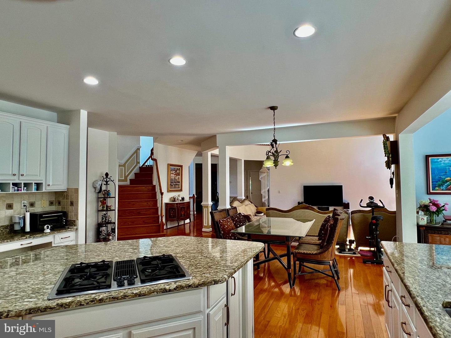4718 VILLAGE DR, FAIRFAX, Virginia 22030, 5 Bedrooms Bedrooms, ,4 BathroomsBathrooms,Residential,For sale,4718 VILLAGE DR,VAFX2242300 MLS # VAFX2242300