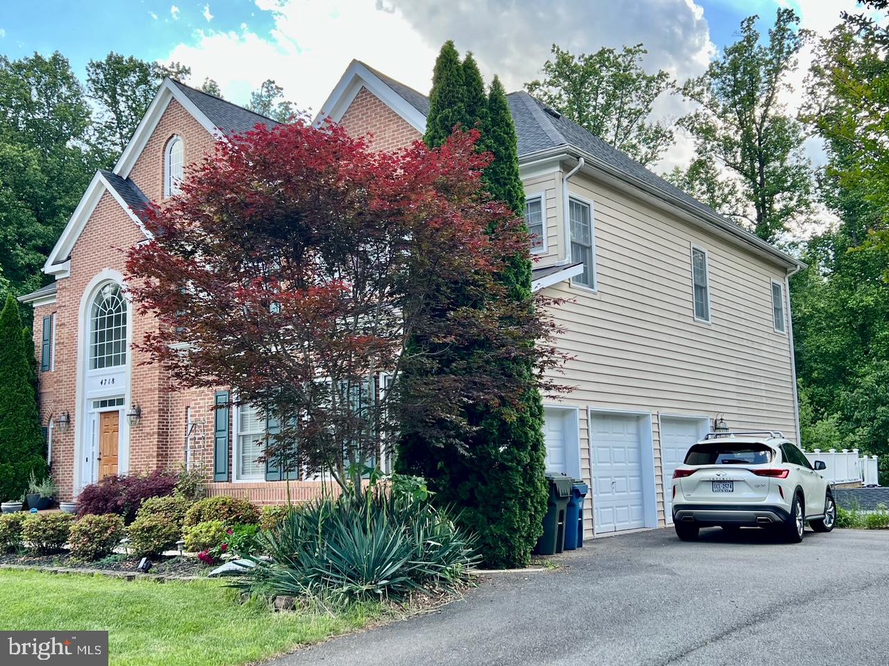 4718 VILLAGE DR, FAIRFAX, Virginia 22030, 5 Bedrooms Bedrooms, ,4 BathroomsBathrooms,Residential,For sale,4718 VILLAGE DR,VAFX2242300 MLS # VAFX2242300