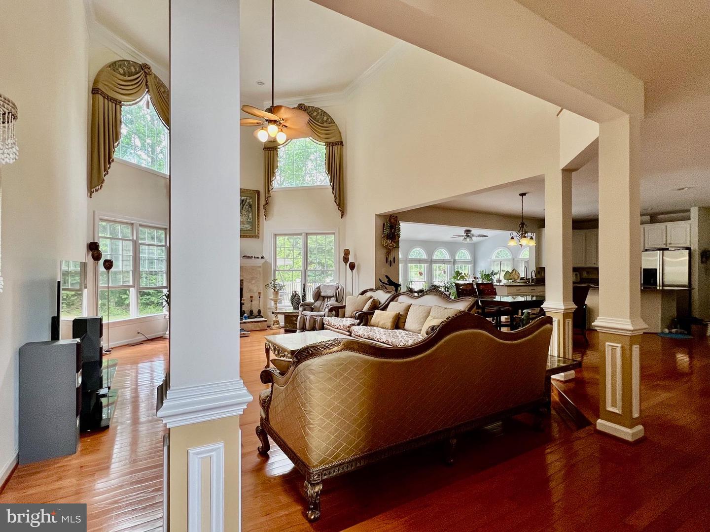 4718 VILLAGE DR, FAIRFAX, Virginia 22030, 5 Bedrooms Bedrooms, ,4 BathroomsBathrooms,Residential,For sale,4718 VILLAGE DR,VAFX2242300 MLS # VAFX2242300