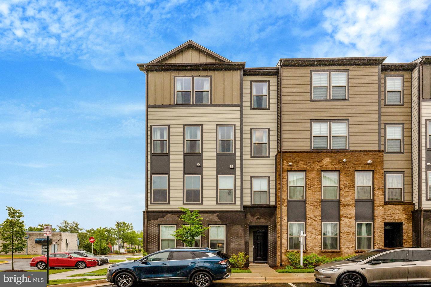 20941 BLUEBIRD SQ, STERLING, Virginia 20165, 3 Bedrooms Bedrooms, ,2 BathroomsBathrooms,Residential,For sale,20941 BLUEBIRD SQ,VALO2097186 MLS # VALO2097186