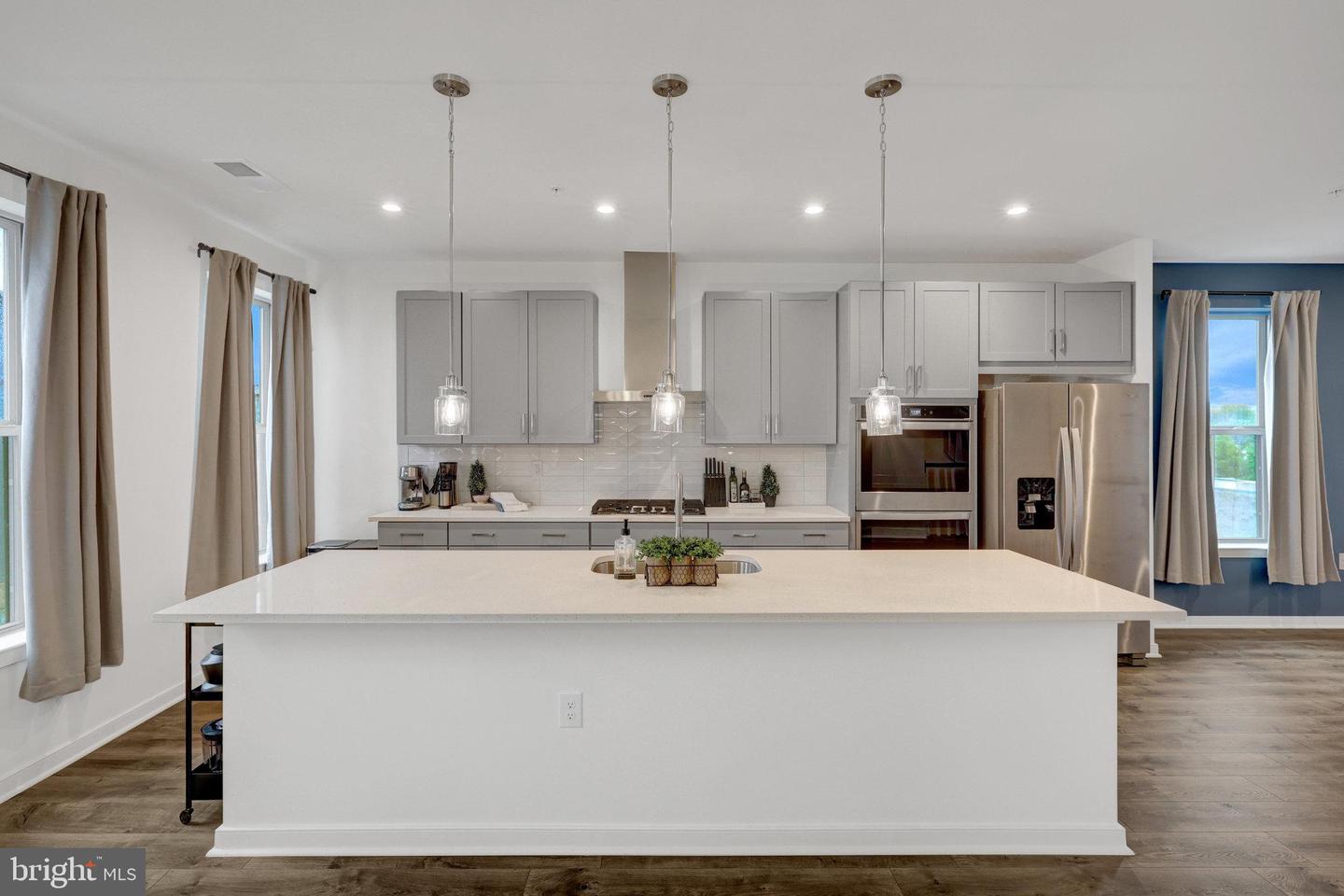 20941 BLUEBIRD SQ, STERLING, Virginia 20165, 3 Bedrooms Bedrooms, ,2 BathroomsBathrooms,Residential,For sale,20941 BLUEBIRD SQ,VALO2097186 MLS # VALO2097186