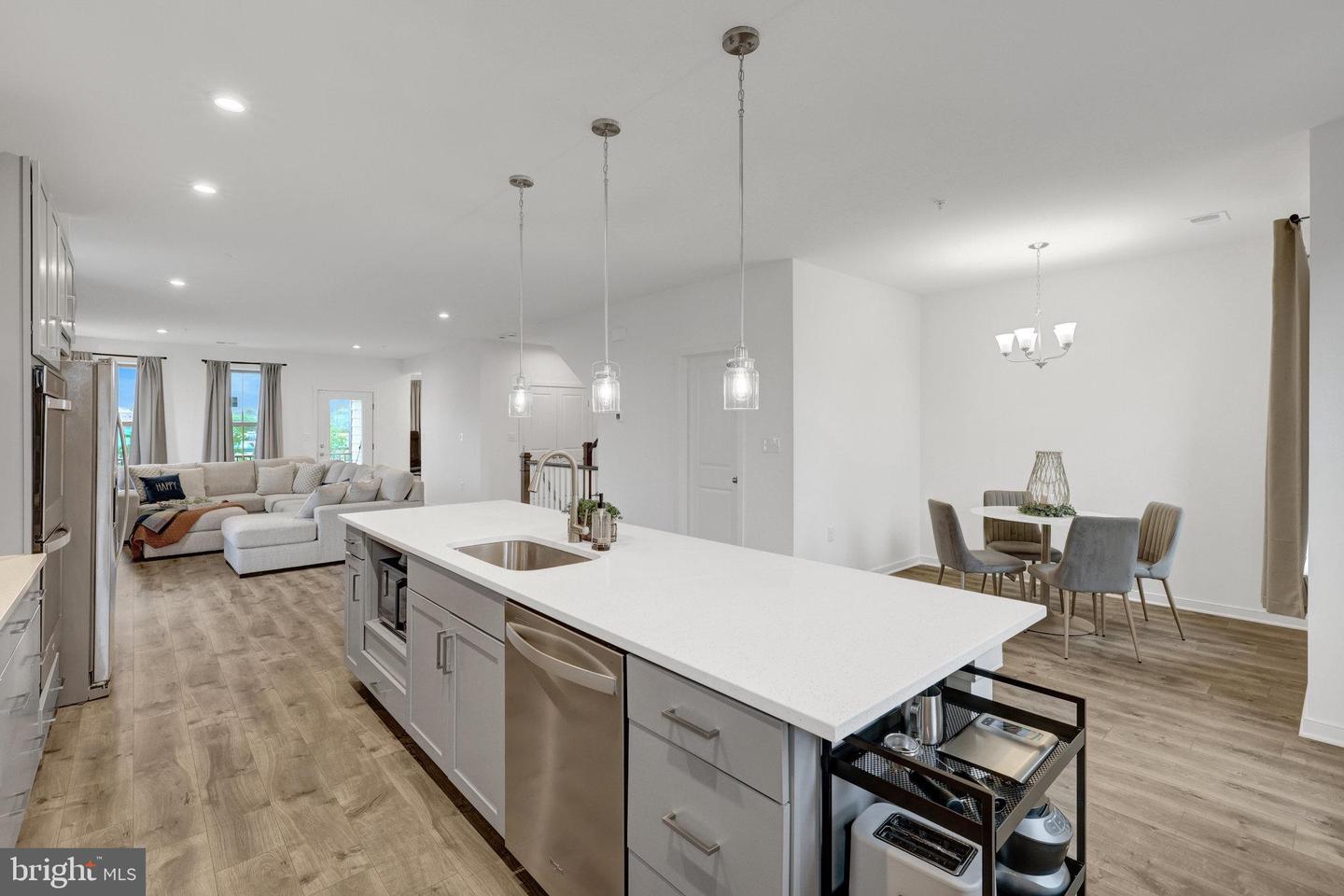 20941 BLUEBIRD SQ, STERLING, Virginia 20165, 3 Bedrooms Bedrooms, ,2 BathroomsBathrooms,Residential,For sale,20941 BLUEBIRD SQ,VALO2097186 MLS # VALO2097186