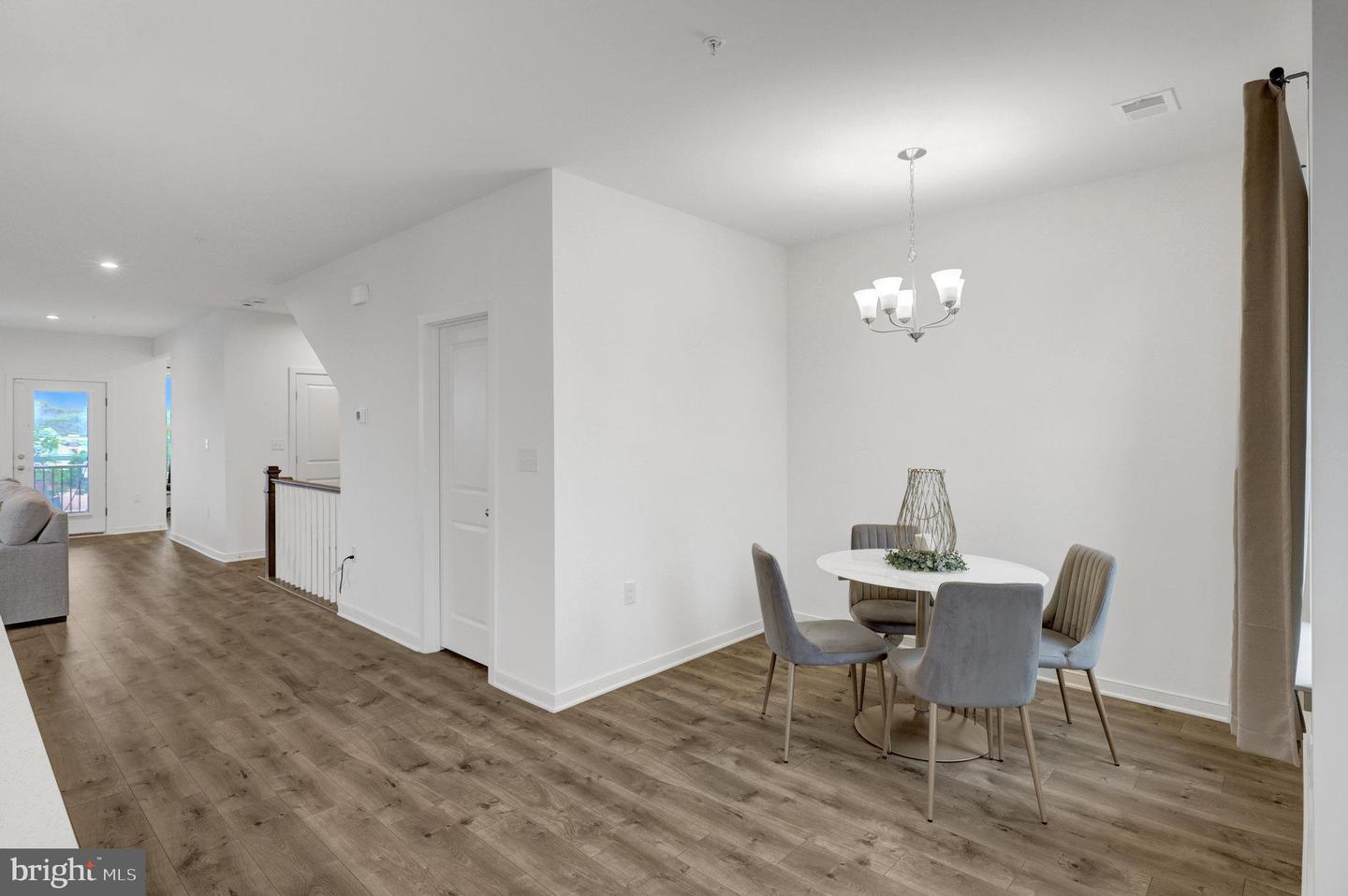 20941 BLUEBIRD SQ, STERLING, Virginia 20165, 3 Bedrooms Bedrooms, ,2 BathroomsBathrooms,Residential,For sale,20941 BLUEBIRD SQ,VALO2097186 MLS # VALO2097186