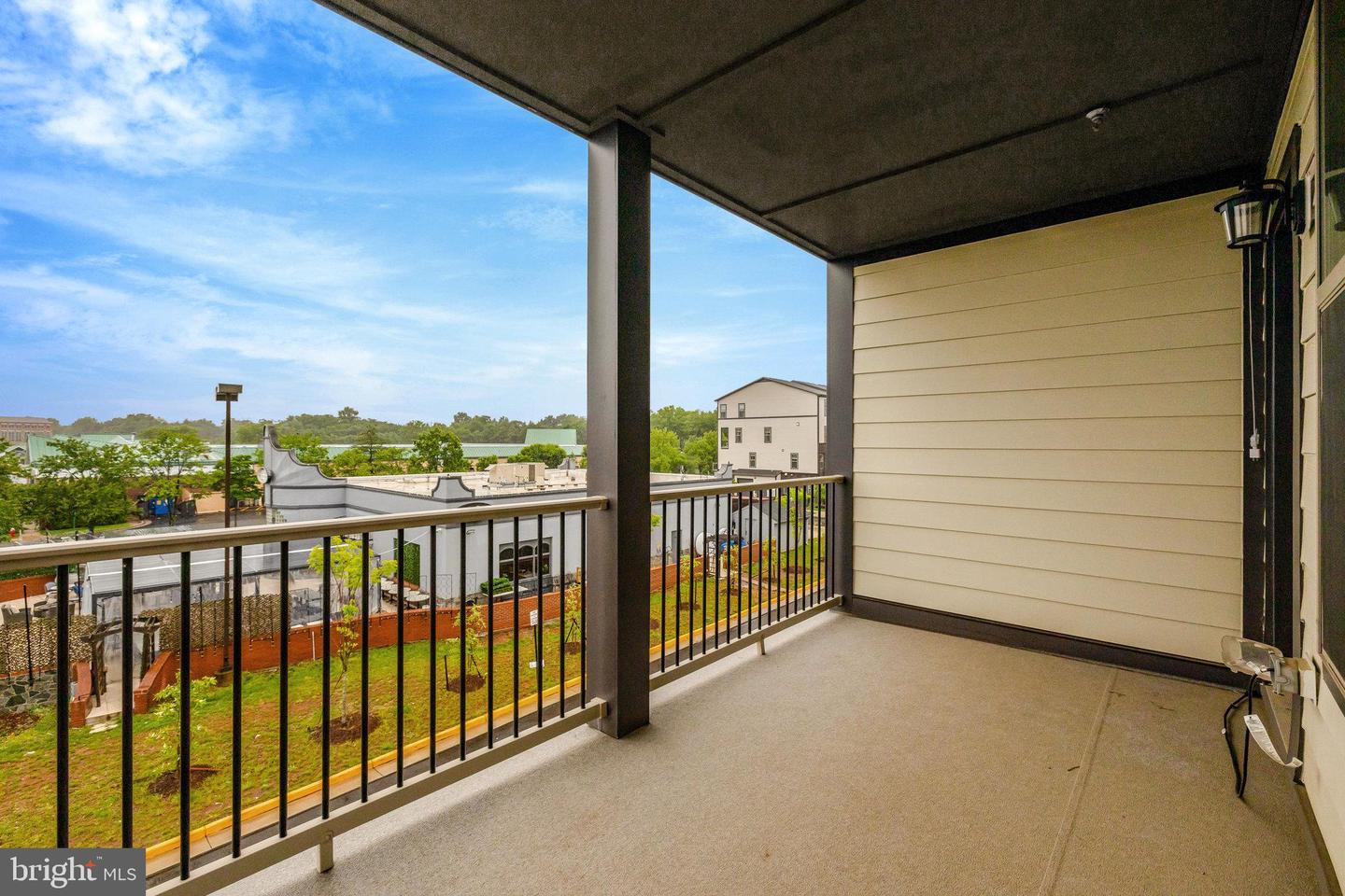 20941 BLUEBIRD SQ, STERLING, Virginia 20165, 3 Bedrooms Bedrooms, ,2 BathroomsBathrooms,Residential,For sale,20941 BLUEBIRD SQ,VALO2097186 MLS # VALO2097186