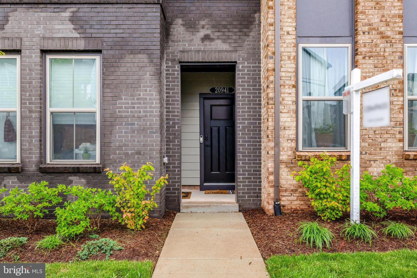 20941 BLUEBIRD SQ, STERLING, Virginia 20165, 3 Bedrooms Bedrooms, ,2 BathroomsBathrooms,Residential,For sale,20941 BLUEBIRD SQ,VALO2097186 MLS # VALO2097186
