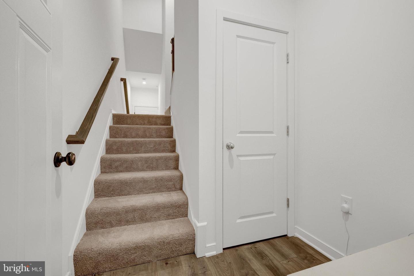 20941 BLUEBIRD SQ, STERLING, Virginia 20165, 3 Bedrooms Bedrooms, ,2 BathroomsBathrooms,Residential,For sale,20941 BLUEBIRD SQ,VALO2097186 MLS # VALO2097186