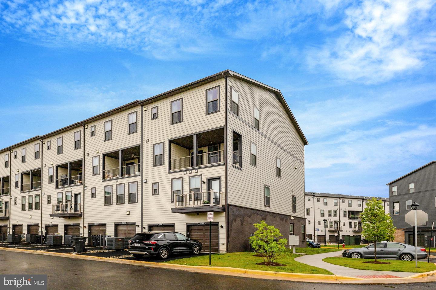 20941 BLUEBIRD SQ, STERLING, Virginia 20165, 3 Bedrooms Bedrooms, ,2 BathroomsBathrooms,Residential,For sale,20941 BLUEBIRD SQ,VALO2097186 MLS # VALO2097186