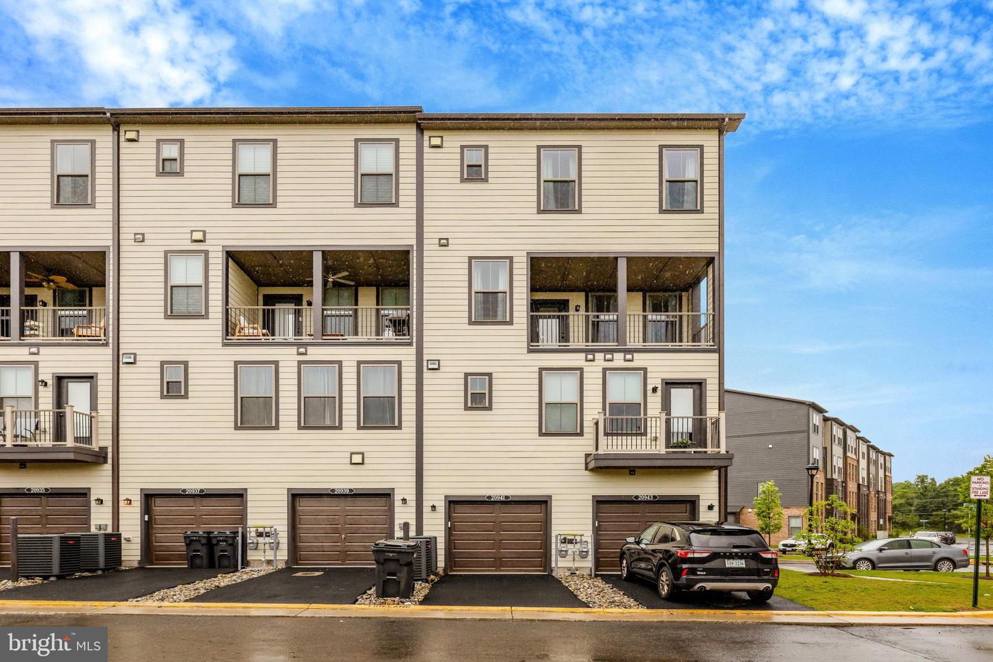 20941 BLUEBIRD SQ, STERLING, Virginia 20165, 3 Bedrooms Bedrooms, ,2 BathroomsBathrooms,Residential,For sale,20941 BLUEBIRD SQ,VALO2097186 MLS # VALO2097186