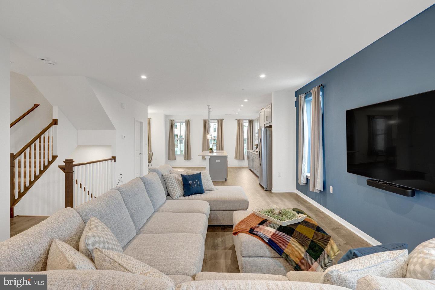 20941 BLUEBIRD SQ, STERLING, Virginia 20165, 3 Bedrooms Bedrooms, ,2 BathroomsBathrooms,Residential,For sale,20941 BLUEBIRD SQ,VALO2097186 MLS # VALO2097186