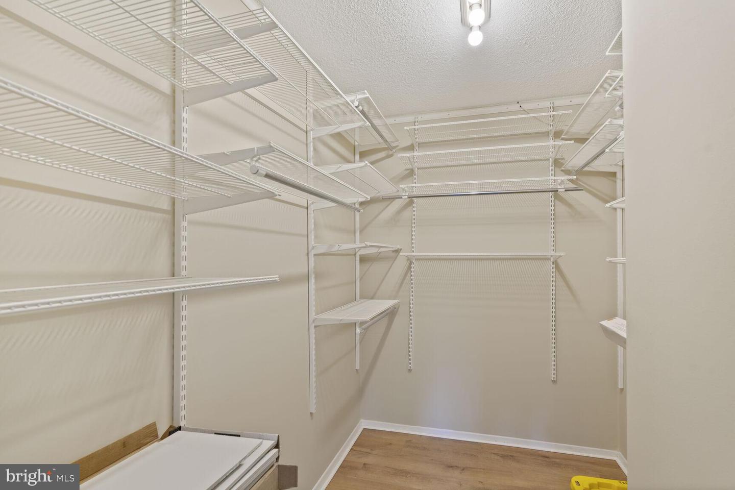 4141 N HENDERSON RD #213, ARLINGTON, Virginia 22203, 1 Bedroom Bedrooms, ,1 BathroomBathrooms,Residential,For sale,4141 N HENDERSON RD #213,VAAR2057868 MLS # VAAR2057868