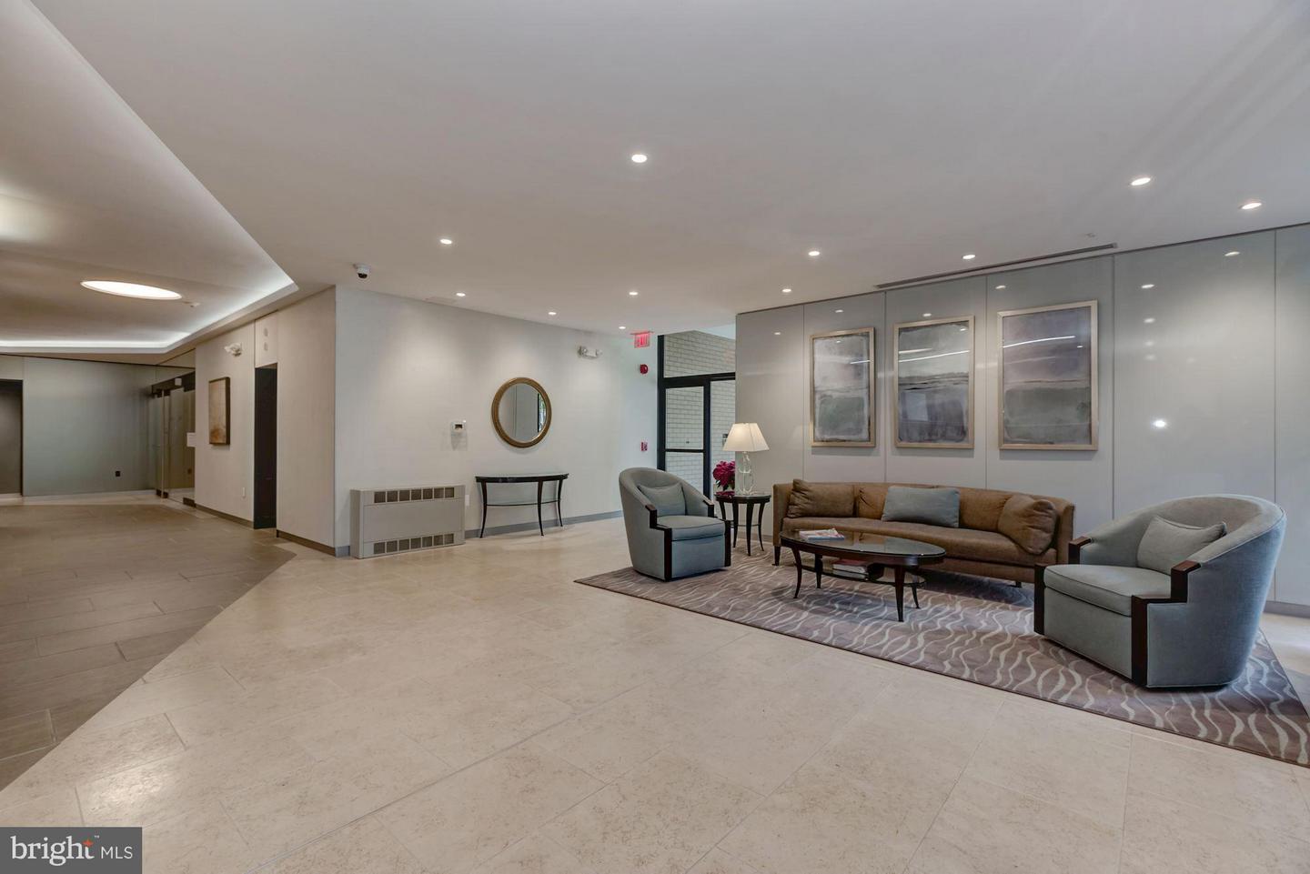4141 N HENDERSON RD #213, ARLINGTON, Virginia 22203, 1 Bedroom Bedrooms, ,1 BathroomBathrooms,Residential,For sale,4141 N HENDERSON RD #213,VAAR2057868 MLS # VAAR2057868