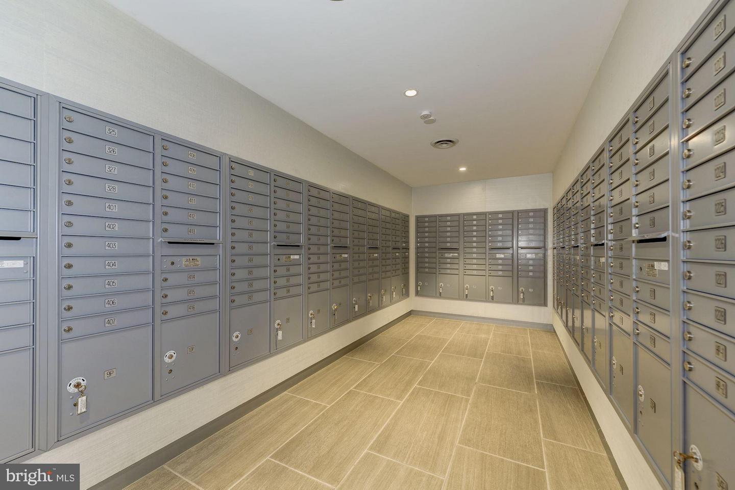 4141 N HENDERSON RD #213, ARLINGTON, Virginia 22203, 1 Bedroom Bedrooms, ,1 BathroomBathrooms,Residential,For sale,4141 N HENDERSON RD #213,VAAR2057868 MLS # VAAR2057868