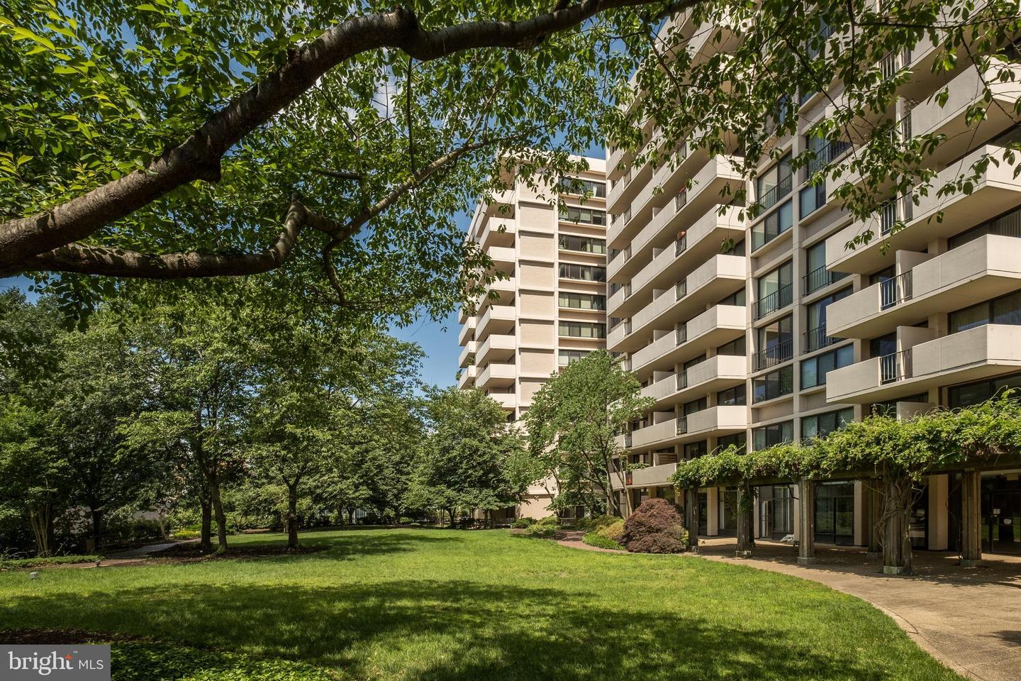 4141 N HENDERSON RD #213, ARLINGTON, Virginia 22203, 1 Bedroom Bedrooms, ,1 BathroomBathrooms,Residential,For sale,4141 N HENDERSON RD #213,VAAR2057868 MLS # VAAR2057868