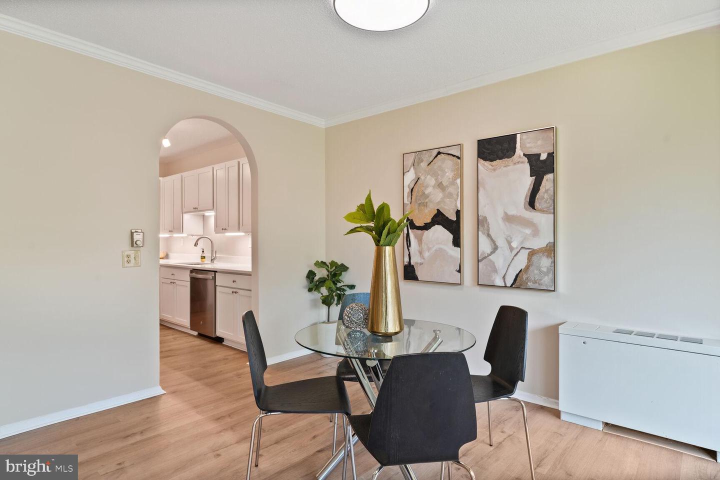 4141 N HENDERSON RD #213, ARLINGTON, Virginia 22203, 1 Bedroom Bedrooms, ,1 BathroomBathrooms,Residential,For sale,4141 N HENDERSON RD #213,VAAR2057868 MLS # VAAR2057868