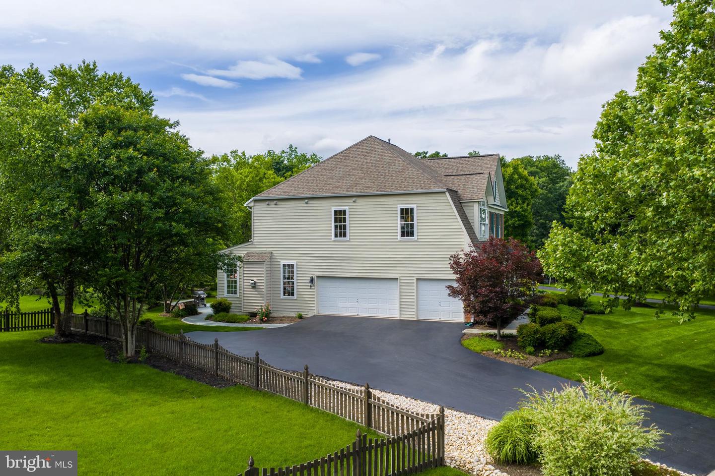 21381 CHICKACOAN TRAIL DR, BROADLANDS, Virginia 20148, 4 Bedrooms Bedrooms, ,4 BathroomsBathrooms,Residential,For sale,21381 CHICKACOAN TRAIL DR,VALO2097438 MLS # VALO2097438