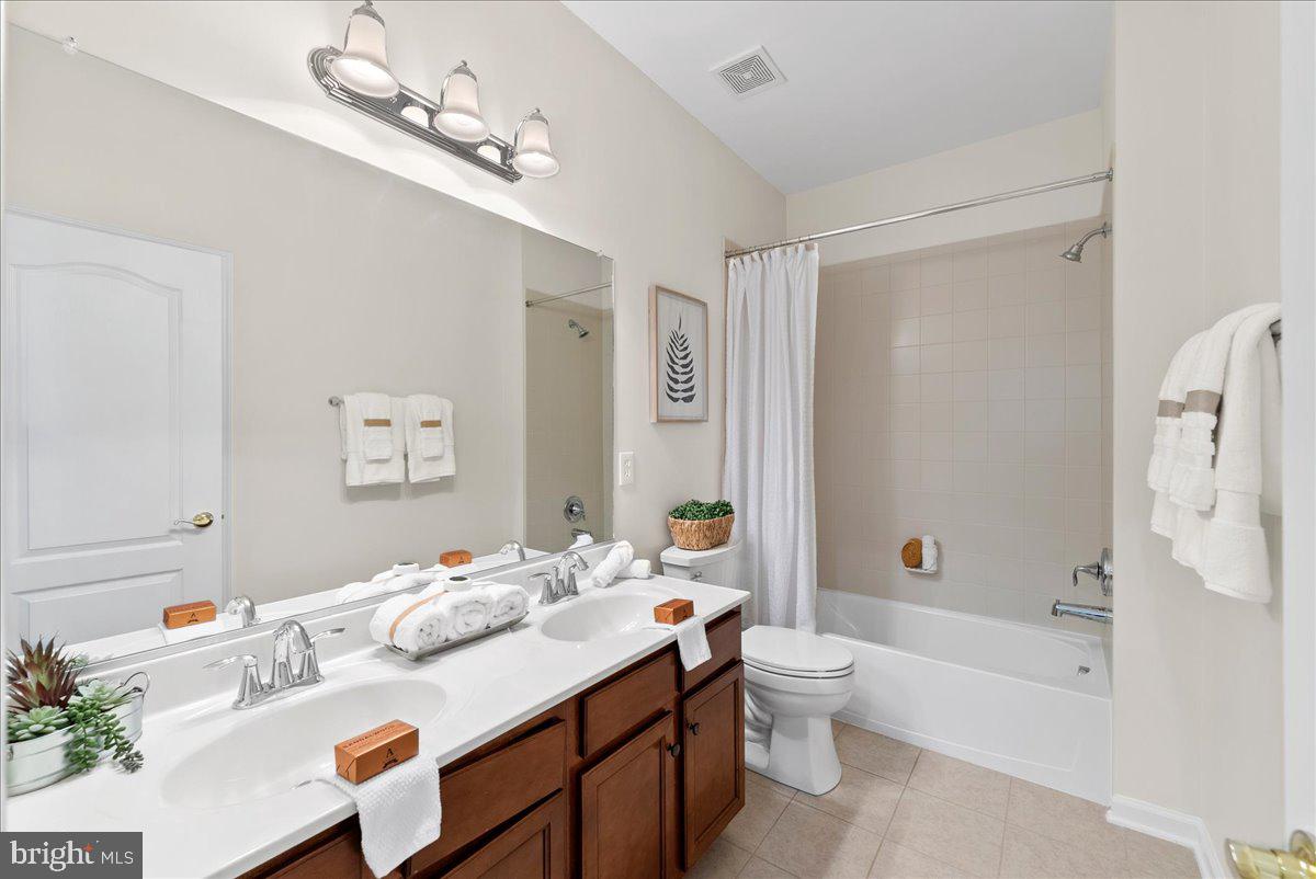 44324 STABLEFORD SQ, ASHBURN, Virginia 20147, 2 Bedrooms Bedrooms, ,2 BathroomsBathrooms,Residential,For sale,44324 STABLEFORD SQ,VALO2097624 MLS # VALO2097624