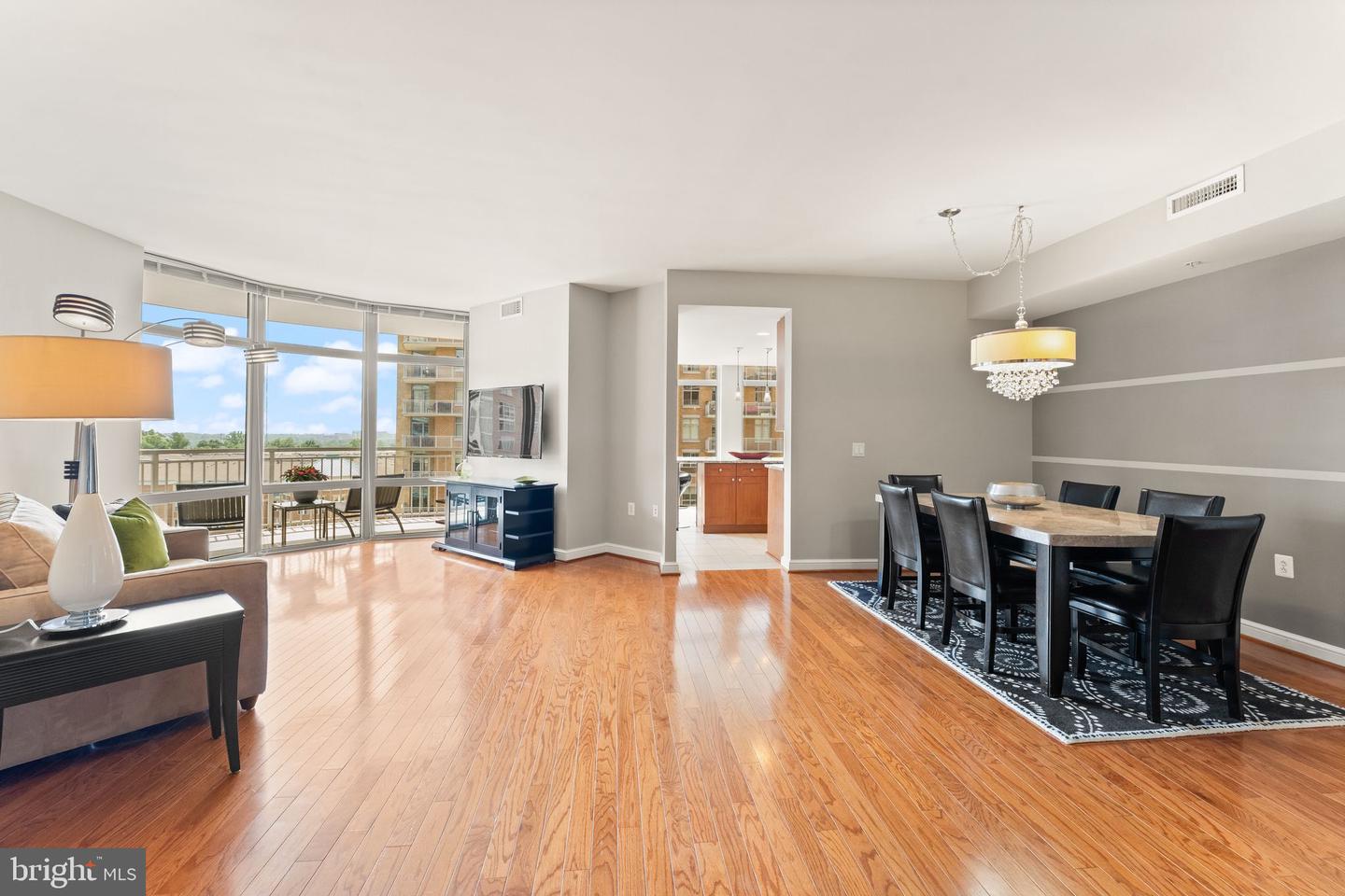 11990 MARKET ST #701, RESTON, Virginia 20190, 2 Bedrooms Bedrooms, ,2 BathroomsBathrooms,Residential,For sale,11990 MARKET ST #701,VAFX2242742 MLS # VAFX2242742