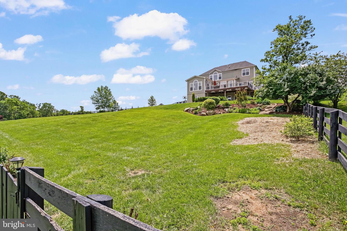 18604 WILD RASPBERRY DR, PURCELLVILLE, Virginia 20132, 5 Bedrooms Bedrooms, ,3 BathroomsBathrooms,Residential,For sale,18604 WILD RASPBERRY DR,VALO2097630 MLS # VALO2097630