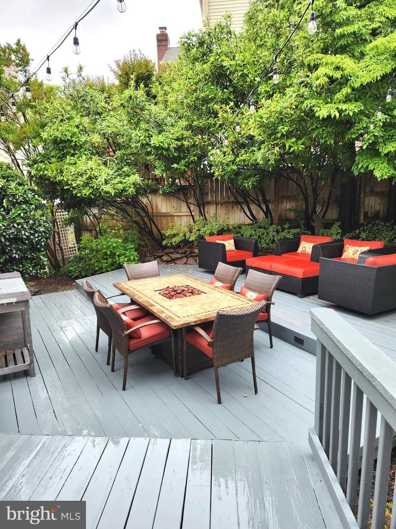 1201 DARTMOUTH RD, ALEXANDRIA, Virginia 22314, 4 Bedrooms Bedrooms, 13 Rooms Rooms,3 BathroomsBathrooms,Residential,For sale,1201 DARTMOUTH RD,VAAX2045650 MLS # VAAX2045650