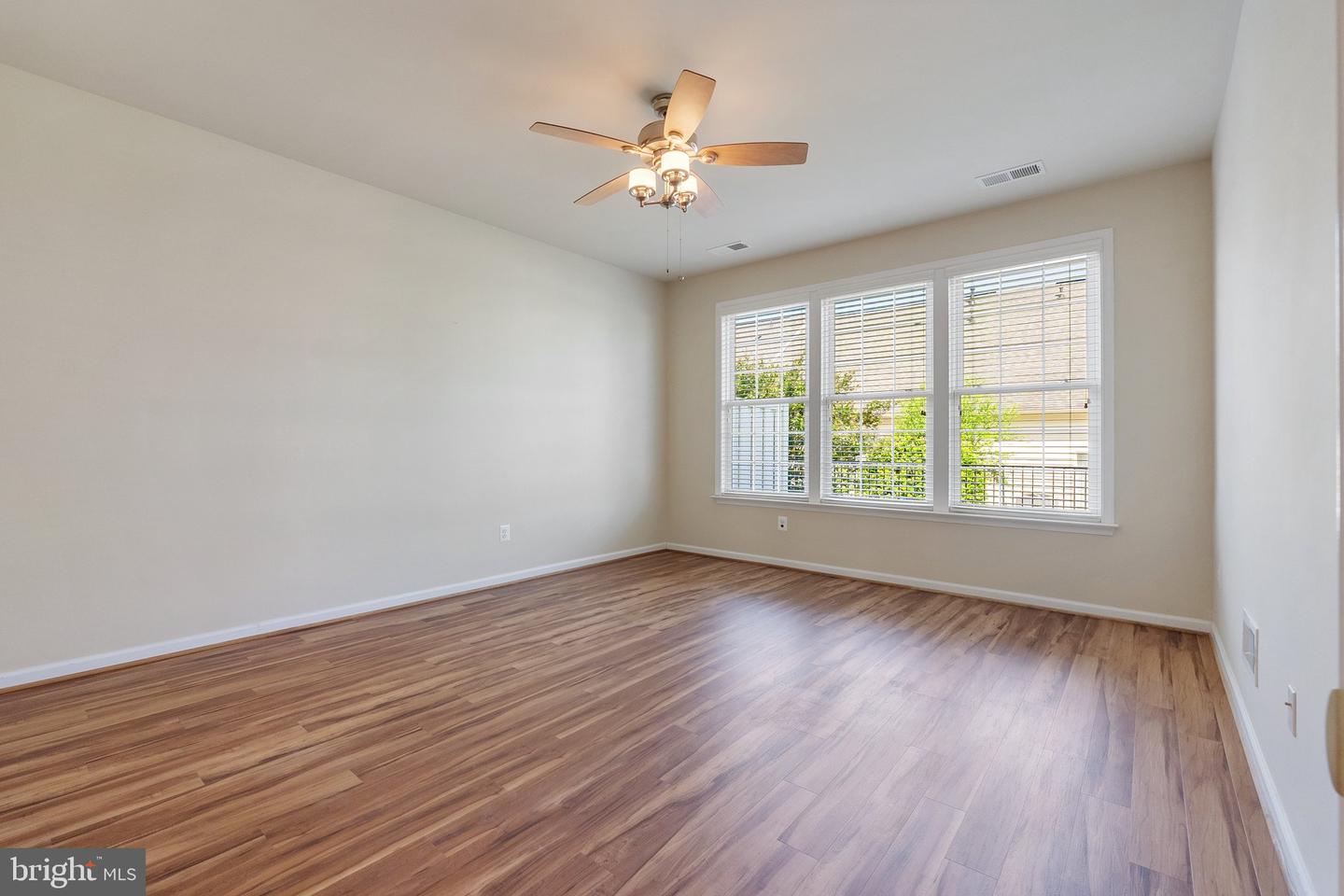 44372 SUNSET MAPLE DR, ASHBURN, Virginia 20147, 3 Bedrooms Bedrooms, ,2 BathroomsBathrooms,Residential,For sale,44372 SUNSET MAPLE DR,VALO2097602 MLS # VALO2097602