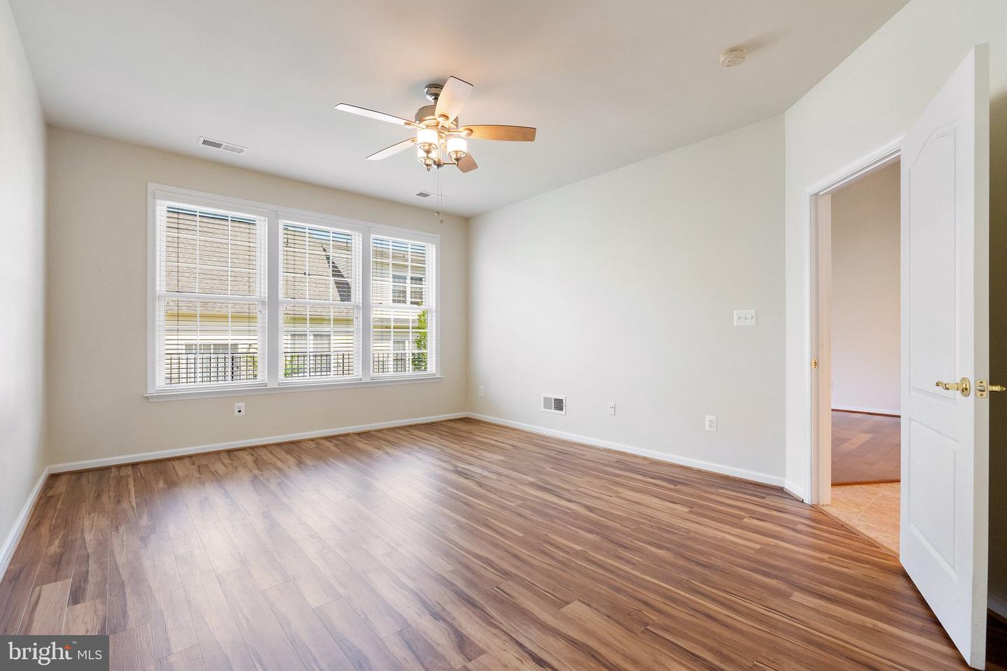 44372 SUNSET MAPLE DR, ASHBURN, Virginia 20147, 3 Bedrooms Bedrooms, ,2 BathroomsBathrooms,Residential,For sale,44372 SUNSET MAPLE DR,VALO2097602 MLS # VALO2097602