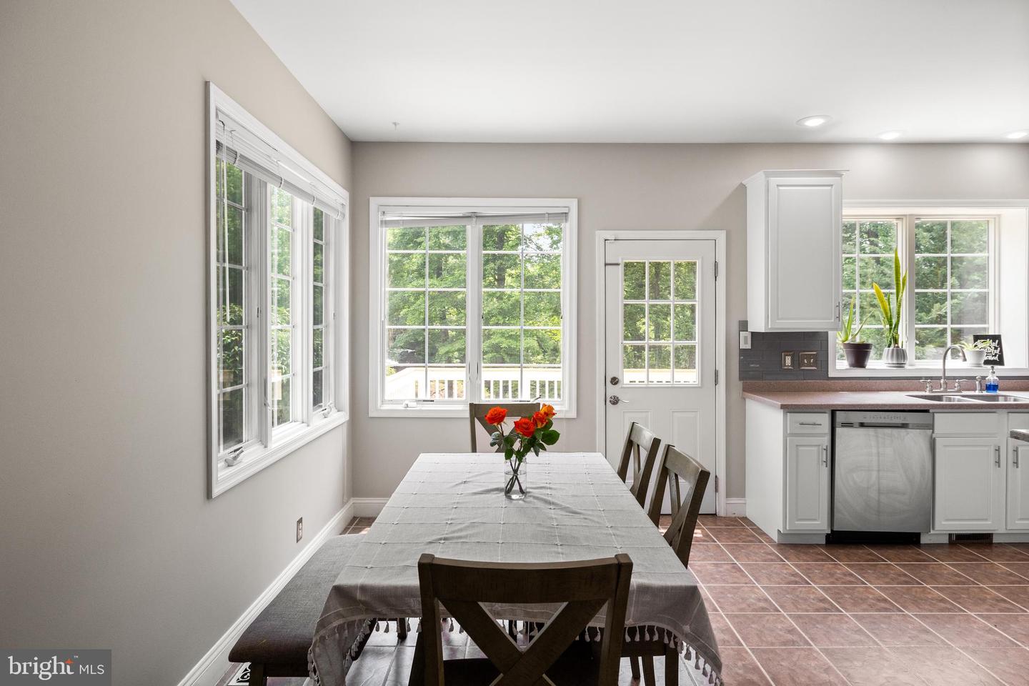 34905 GIDNEY CT, ROUND HILL, Virginia 20141, 6 Bedrooms Bedrooms, ,4 BathroomsBathrooms,Residential,For sale,34905 GIDNEY CT,VALO2097622 MLS # VALO2097622
