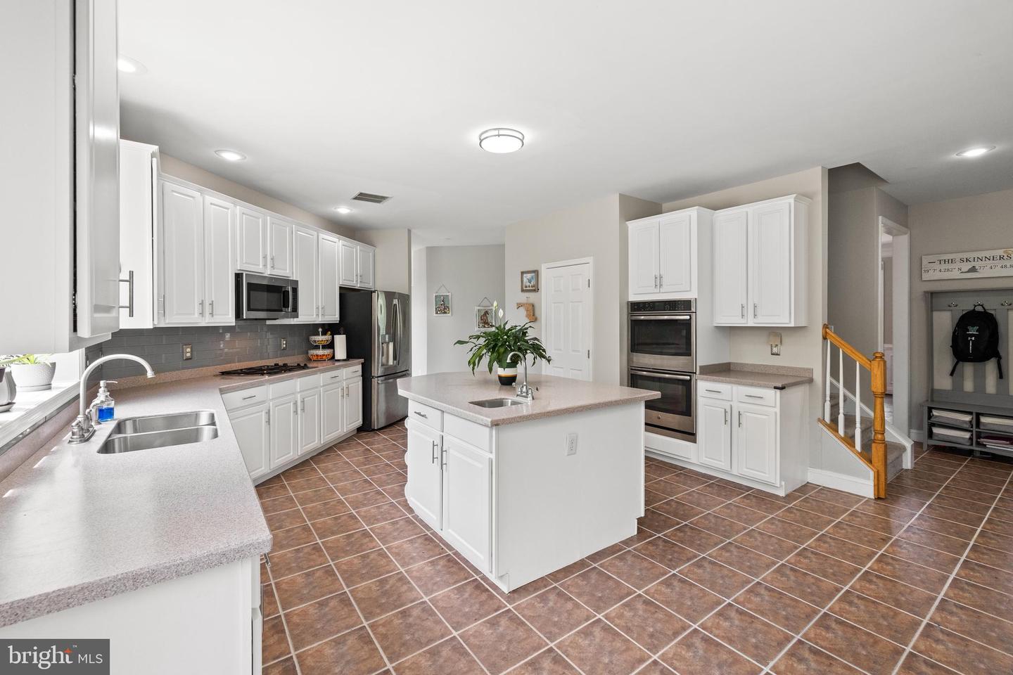 34905 GIDNEY CT, ROUND HILL, Virginia 20141, 6 Bedrooms Bedrooms, ,4 BathroomsBathrooms,Residential,For sale,34905 GIDNEY CT,VALO2097622 MLS # VALO2097622