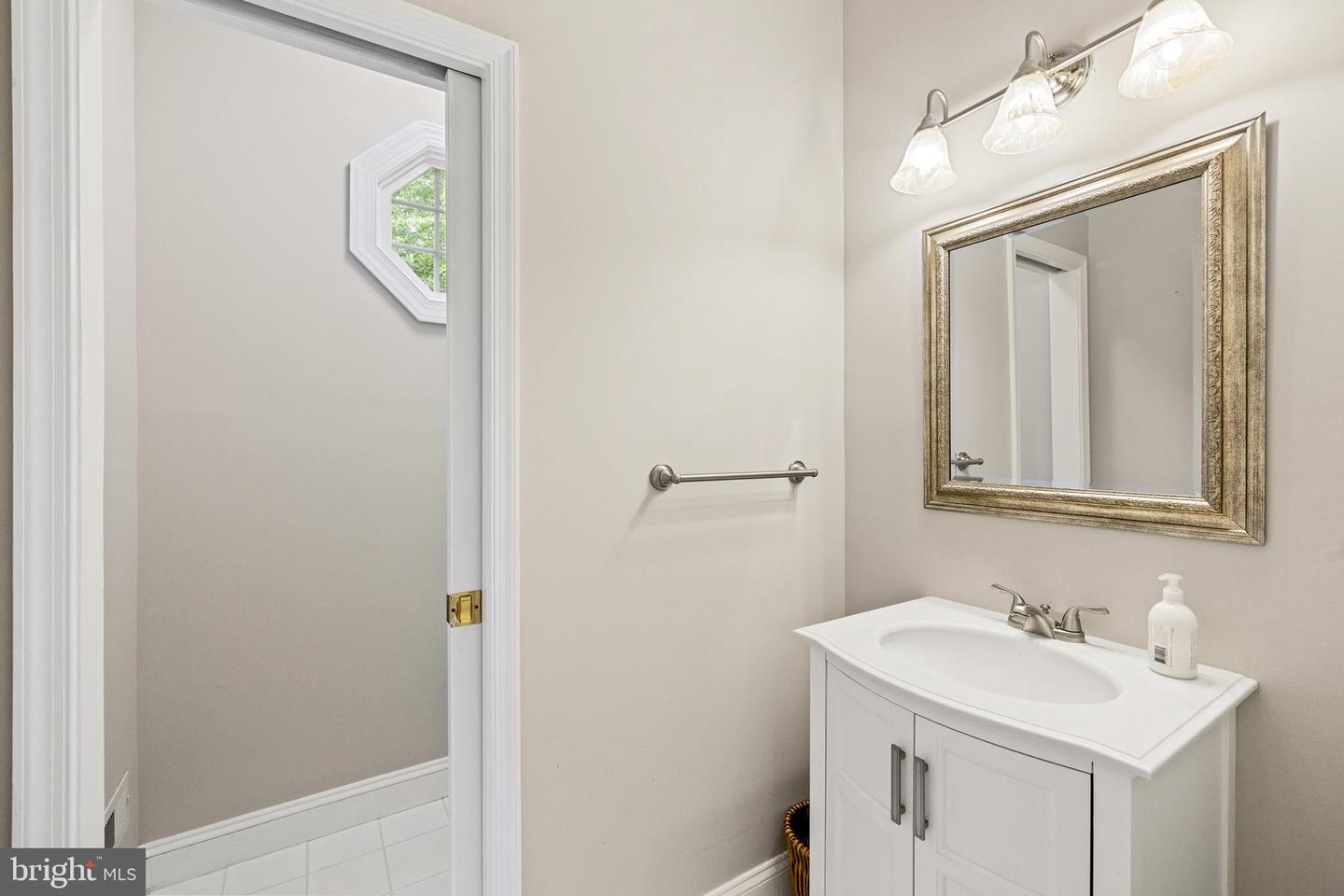 34905 GIDNEY CT, ROUND HILL, Virginia 20141, 6 Bedrooms Bedrooms, ,4 BathroomsBathrooms,Residential,For sale,34905 GIDNEY CT,VALO2097622 MLS # VALO2097622