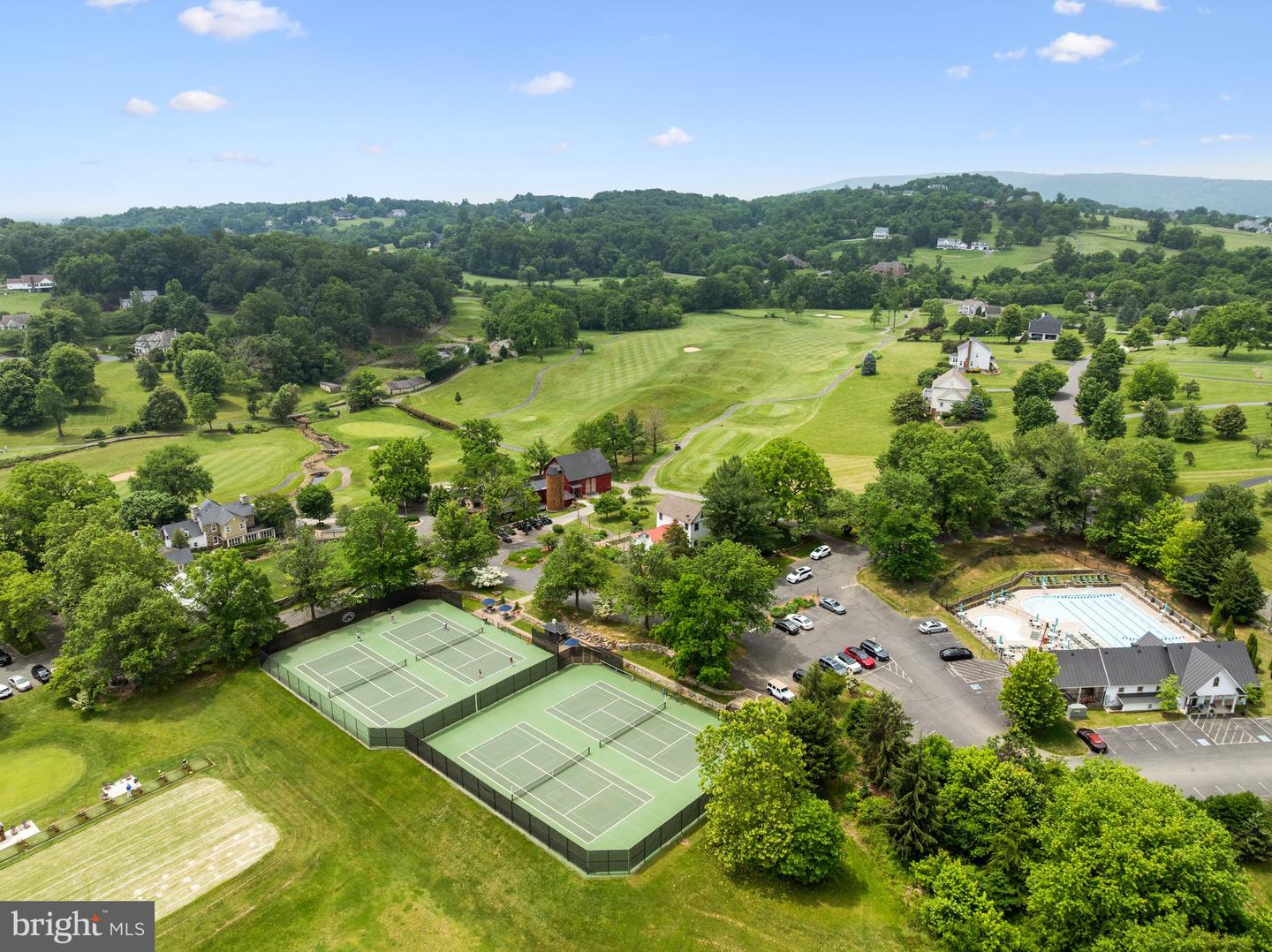 34905 GIDNEY CT, ROUND HILL, Virginia 20141, 6 Bedrooms Bedrooms, ,4 BathroomsBathrooms,Residential,For sale,34905 GIDNEY CT,VALO2097622 MLS # VALO2097622