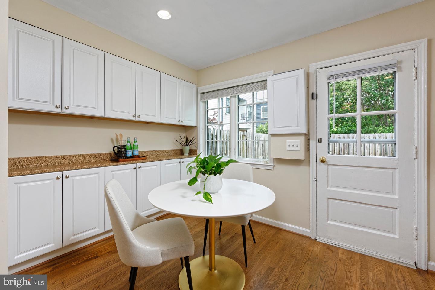417 GIBBON ST, ALEXANDRIA, Virginia 22314, 2 Bedrooms Bedrooms, ,1 BathroomBathrooms,Residential,For sale,417 GIBBON ST,VAAX2045642 MLS # VAAX2045642