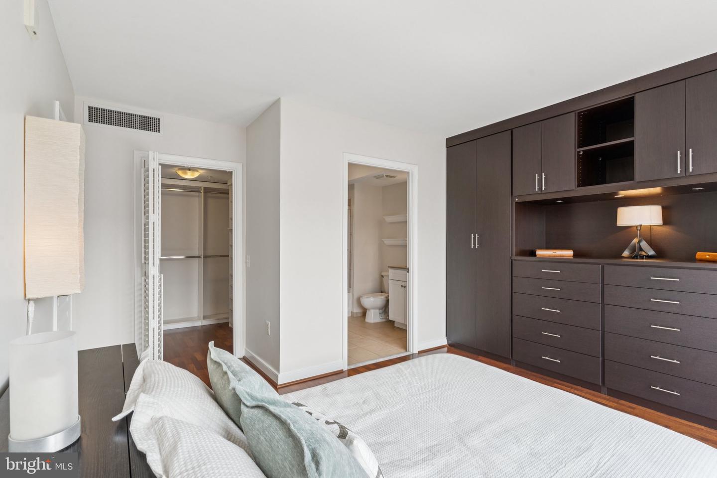 616 E ST NW #1114, WASHINGTON, District Of Columbia 20004, 2 Bedrooms Bedrooms, ,2 BathroomsBathrooms,Residential,For sale,616 E ST NW #1114,DCDC2202272 MLS # DCDC2202272
