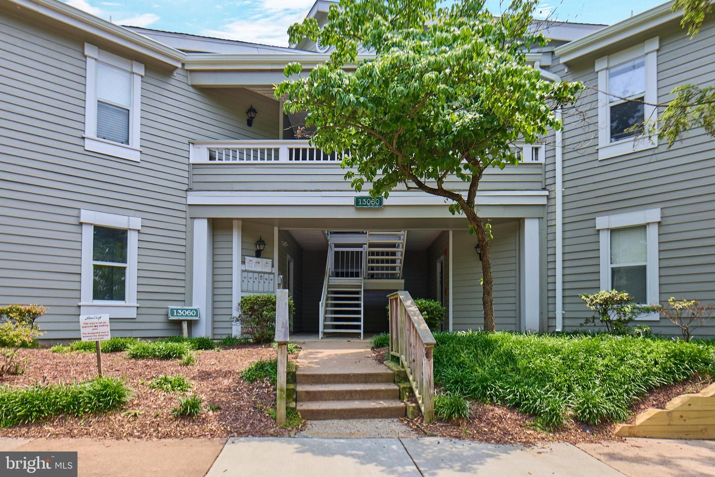 13060 AUTUMN WOODS WAY #101, FAIRFAX, Virginia 22033, 2 Bedrooms Bedrooms, ,2 BathroomsBathrooms,Residential,For sale,13060 AUTUMN WOODS WAY #101,VAFX2242934 MLS # VAFX2242934