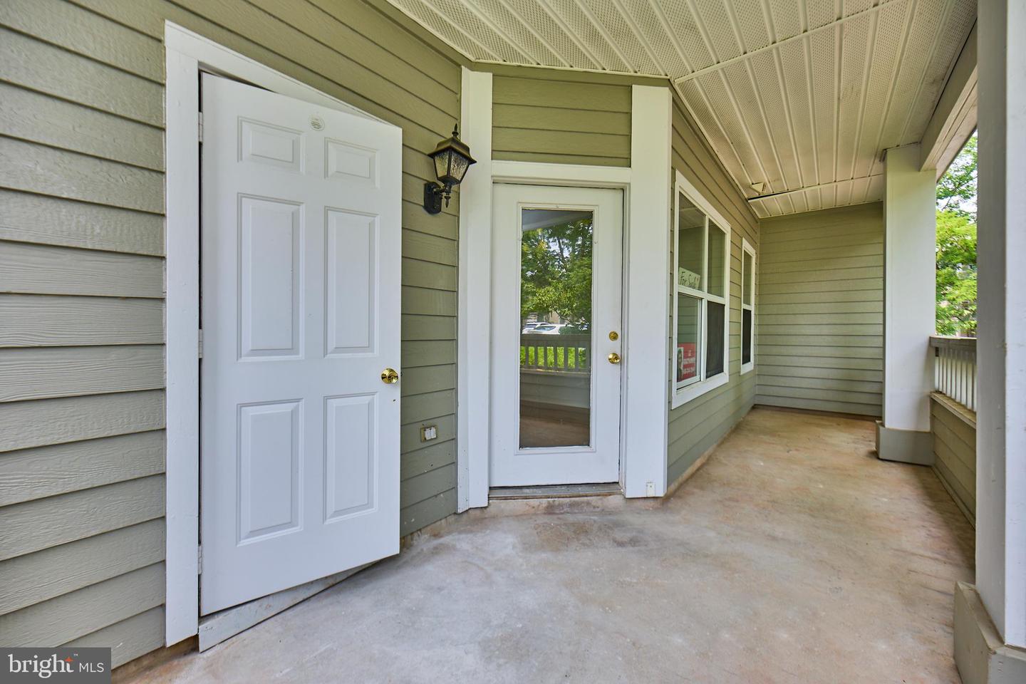 13060 AUTUMN WOODS WAY #101, FAIRFAX, Virginia 22033, 2 Bedrooms Bedrooms, ,2 BathroomsBathrooms,Residential,For sale,13060 AUTUMN WOODS WAY #101,VAFX2242934 MLS # VAFX2242934