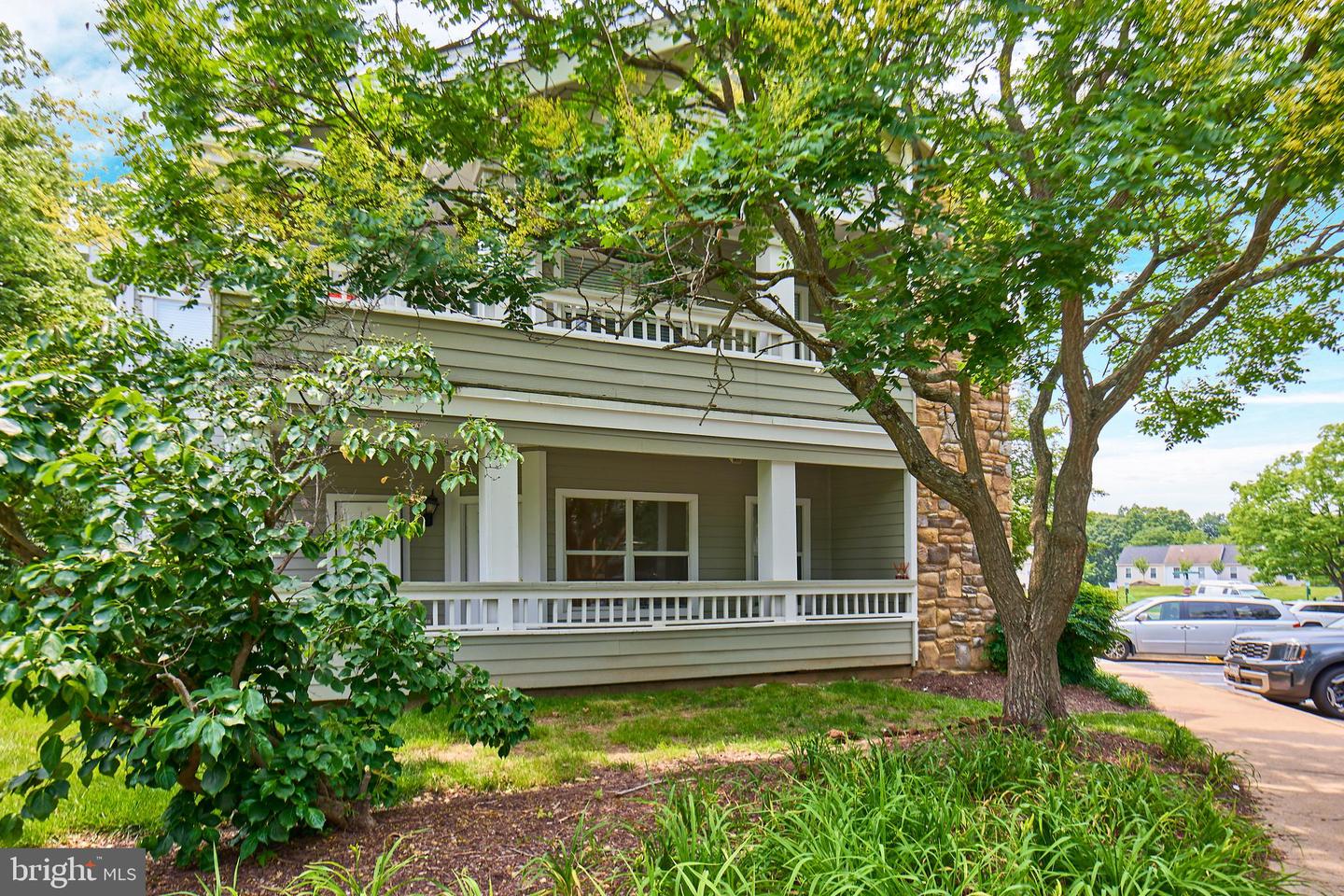 13060 AUTUMN WOODS WAY #101, FAIRFAX, Virginia 22033, 2 Bedrooms Bedrooms, ,2 BathroomsBathrooms,Residential,For sale,13060 AUTUMN WOODS WAY #101,VAFX2242934 MLS # VAFX2242934