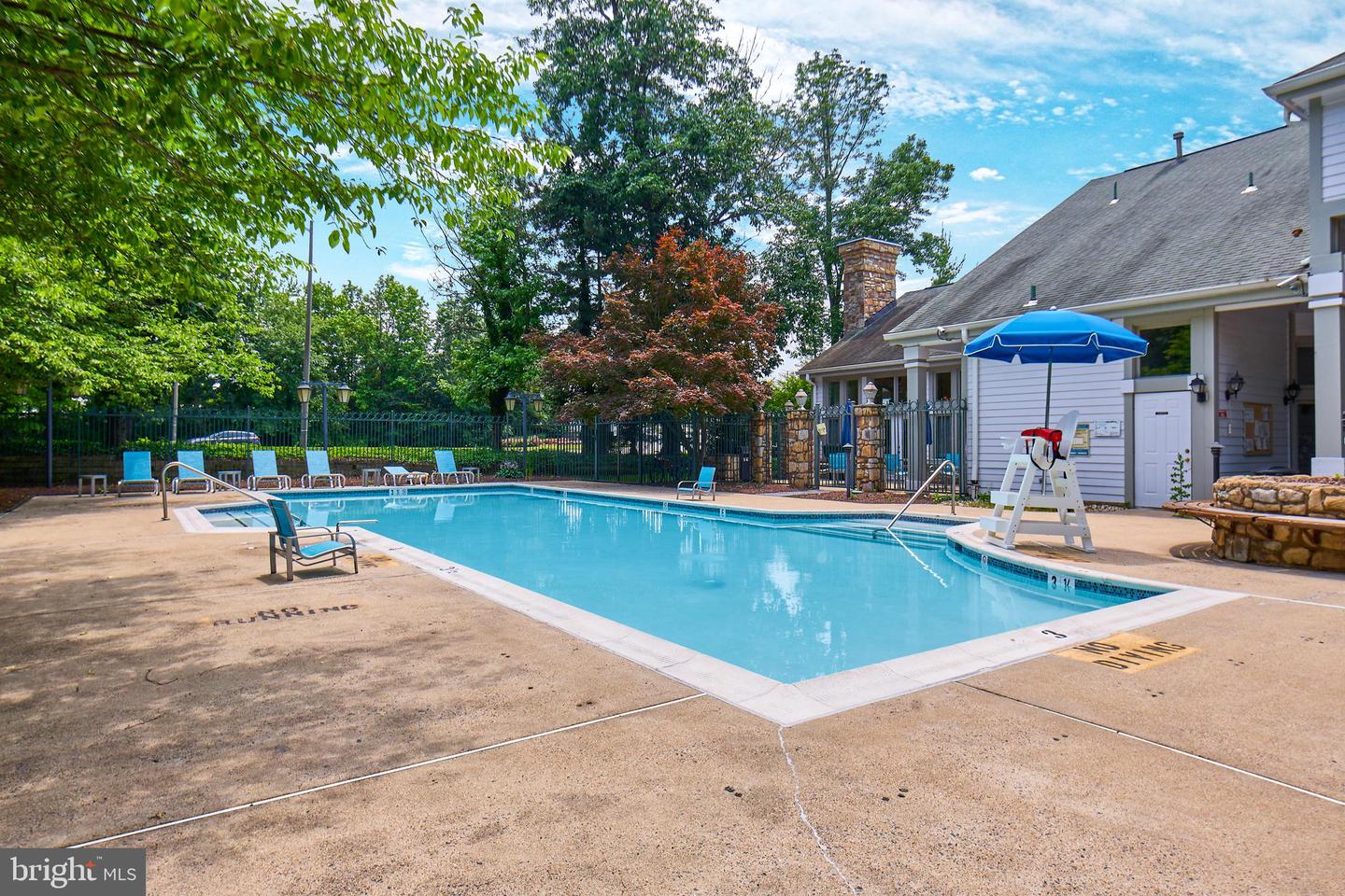 13060 AUTUMN WOODS WAY #101, FAIRFAX, Virginia 22033, 2 Bedrooms Bedrooms, ,2 BathroomsBathrooms,Residential,For sale,13060 AUTUMN WOODS WAY #101,VAFX2242934 MLS # VAFX2242934