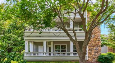 13060 AUTUMN WOODS WAY #101, FAIRFAX, Virginia 22033, 2 Bedrooms Bedrooms, ,2 BathroomsBathrooms,Residential,For sale,13060 AUTUMN WOODS WAY #101,VAFX2242934 MLS # VAFX2242934