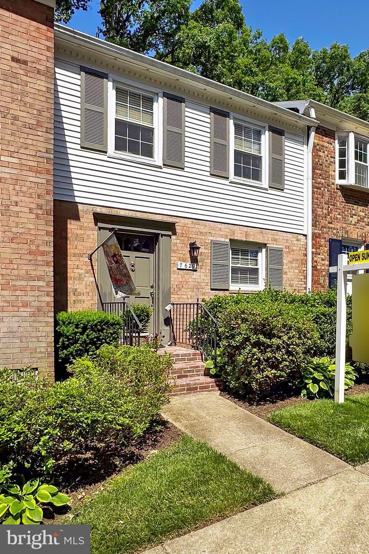 7629 TIVERTON DR, SPRINGFIELD, Virginia 22152, 2 Bedrooms Bedrooms, ,2 BathroomsBathrooms,Residential,For sale,7629 TIVERTON DR,VAFX2243018 MLS # VAFX2243018