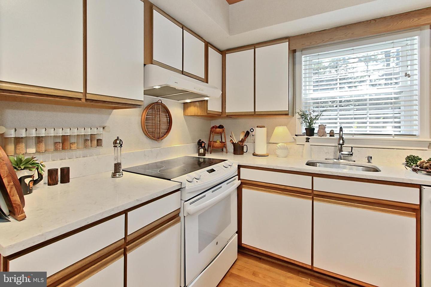 7629 TIVERTON DR, SPRINGFIELD, Virginia 22152, 2 Bedrooms Bedrooms, ,2 BathroomsBathrooms,Residential,For sale,7629 TIVERTON DR,VAFX2243018 MLS # VAFX2243018