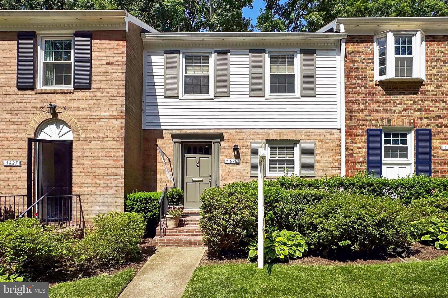 7629 TIVERTON DR, SPRINGFIELD, Virginia 22152, 2 Bedrooms Bedrooms, ,2 BathroomsBathrooms,Residential,For sale,7629 TIVERTON DR,VAFX2243018 MLS # VAFX2243018